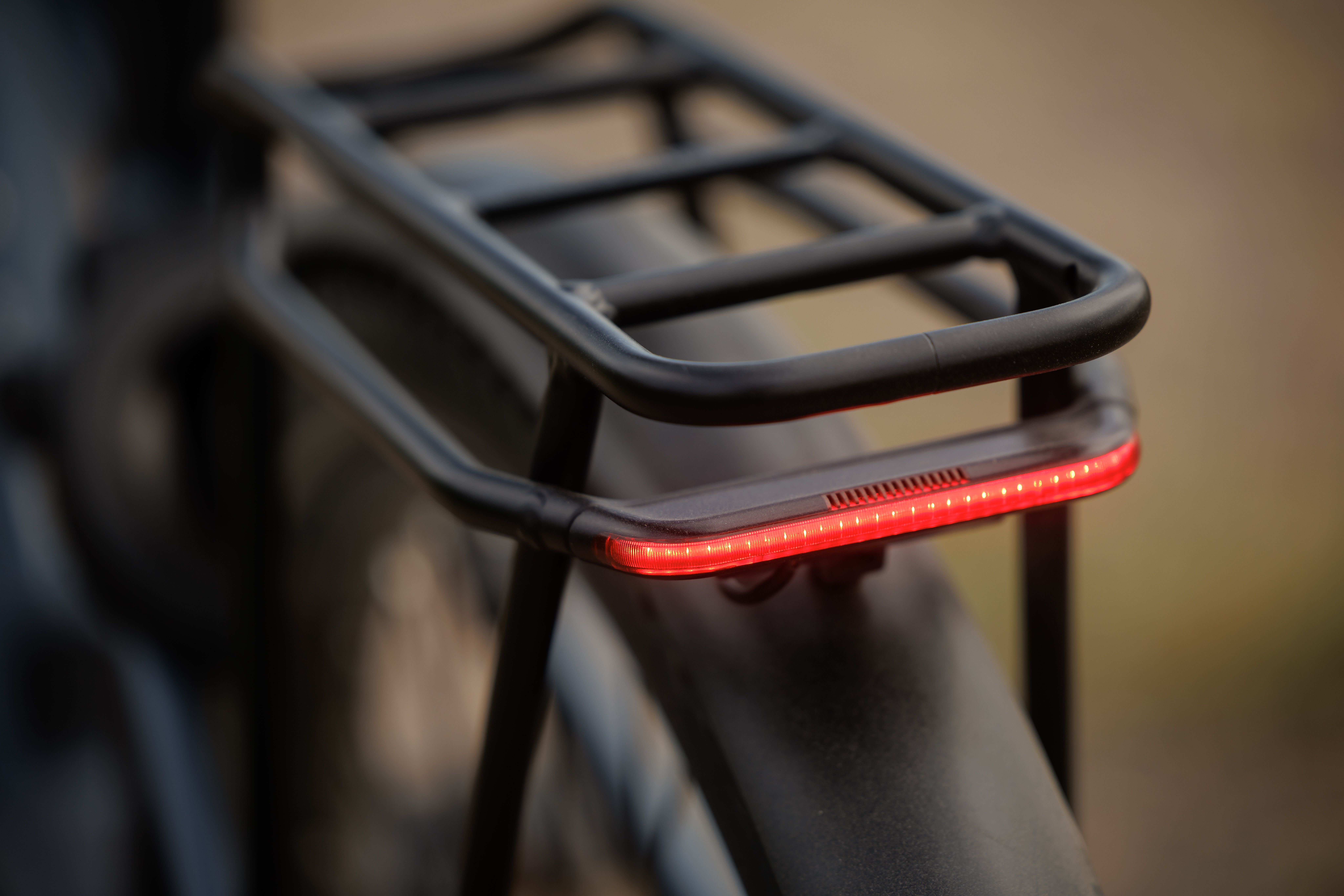 prmeio-evo-suv-ruecklicht-rack